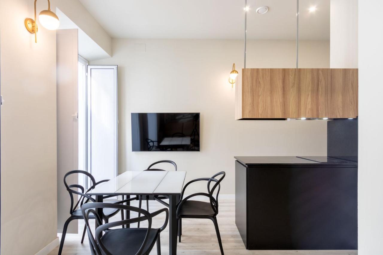 Harinas Central Apartments By Valcambre Севиля Екстериор снимка